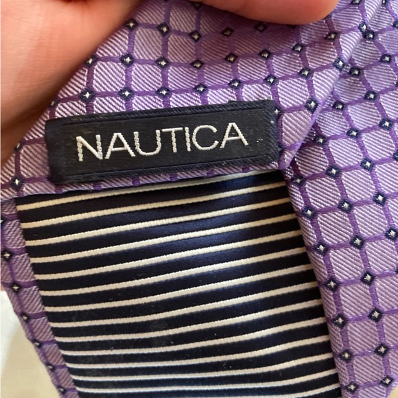2 Dress Ties- Nautica & IZOD - Picture 3 of 3